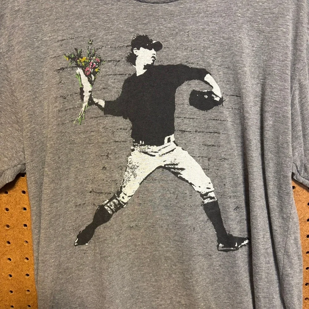 108 Stitches Graphic Tee Large Gray Banksy Flower Thrower Baseball Street Art